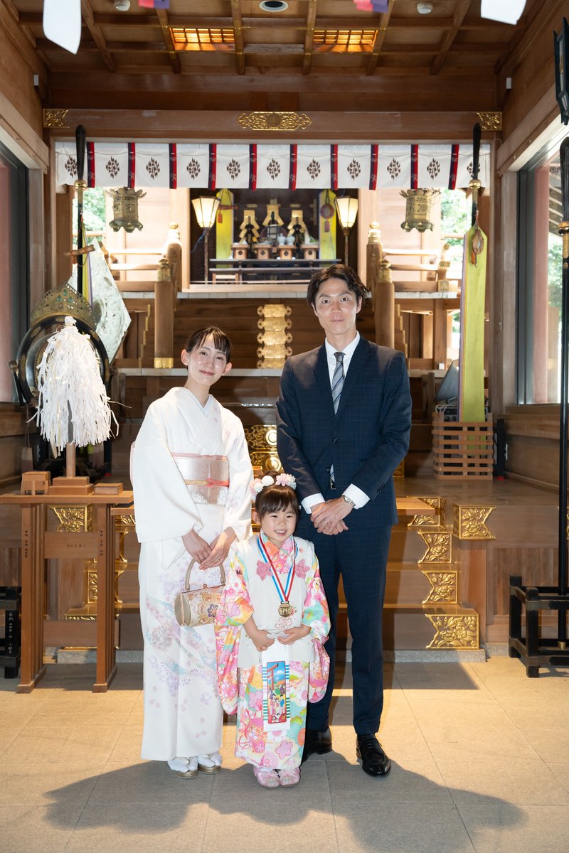 社殿でのご家族の記念写真